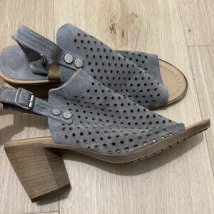 Sophia Milano Gray block heel sandals